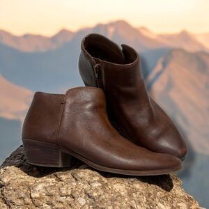 SALE‼️BASS 7 CO. NINA ankle brown tan boots all-leather stacked low heel 8M 1960